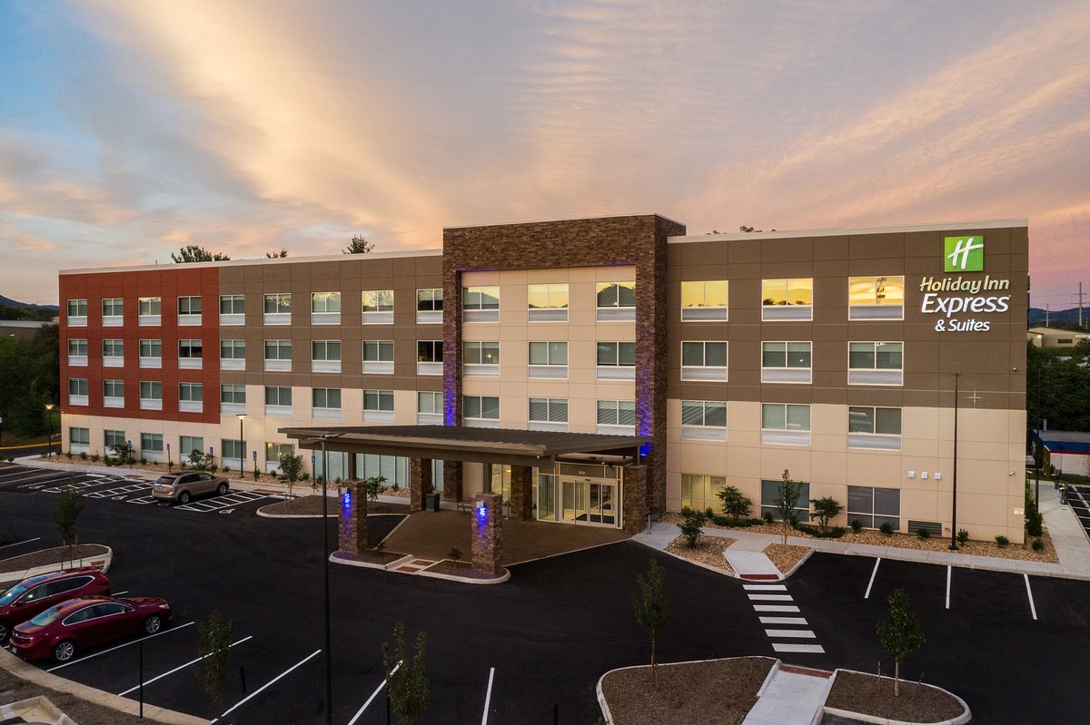 Holiday Inn Express &amp; Suites Roanoke - Civic Center , an IHG hotel, hotel in Roanoke