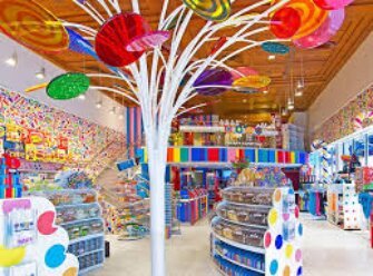 I managed to get a photo of the inside of the Minnesota's Largest Candy Store with no one inside. Doesn't it look awesome?