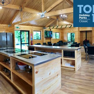 Log Kitchen Block (Communal)