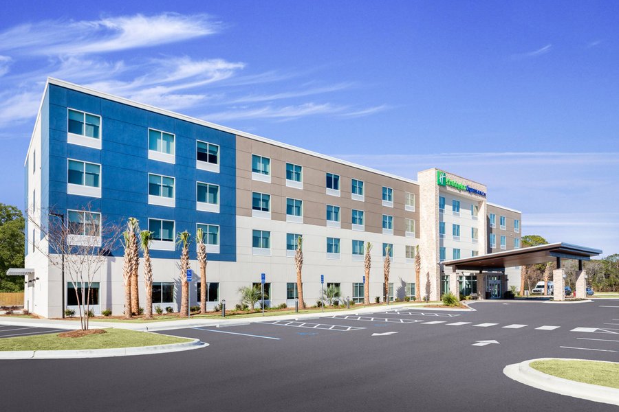 HOLIDAY INN EXPRESS & SUITES NICEVILLE AIRPORT 93 (̶1̶0̶9̶