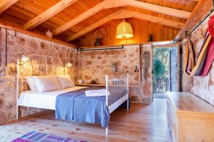 Room & Suite