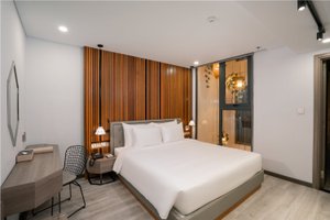 Room & Suite