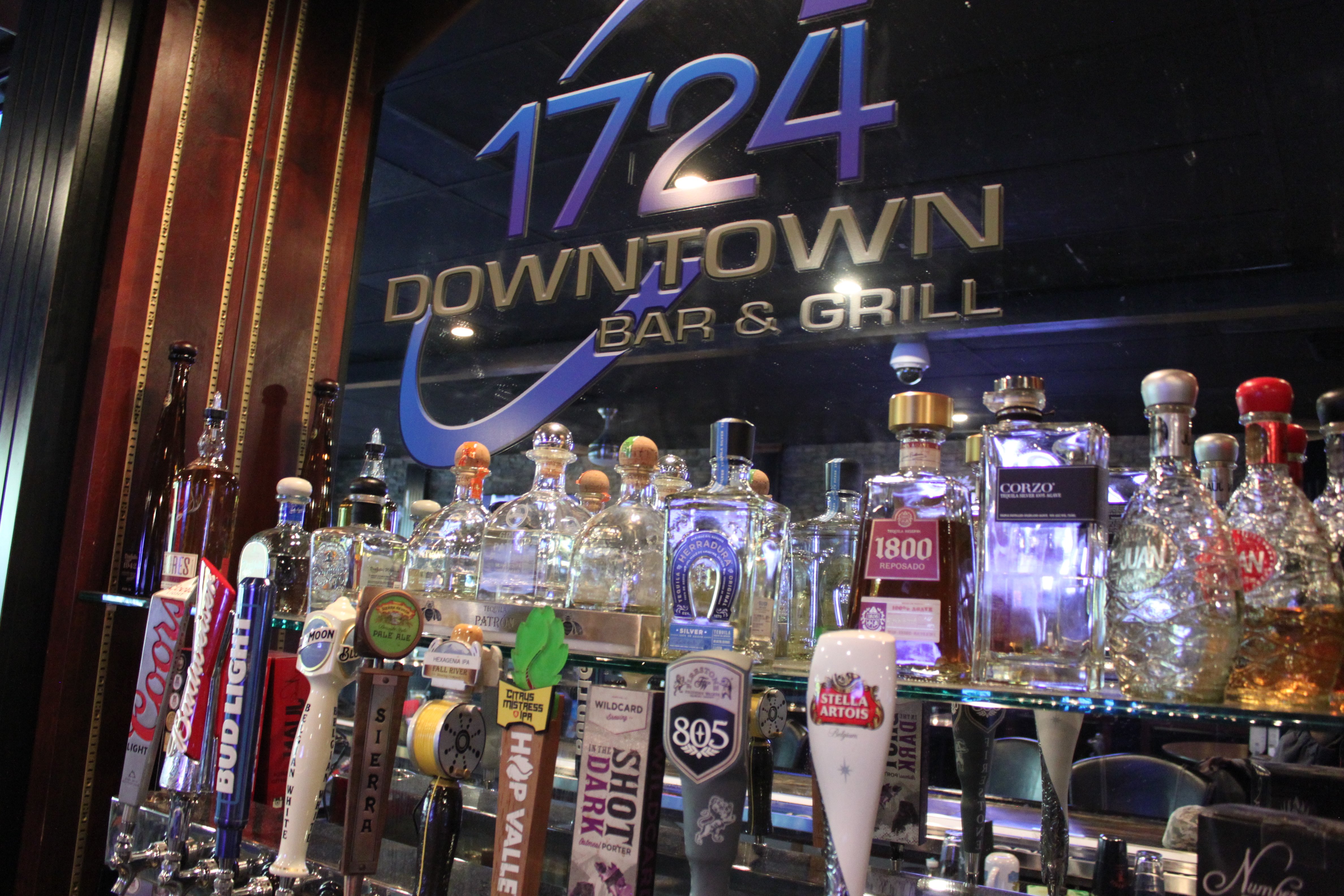 Downtown bar and grill discount