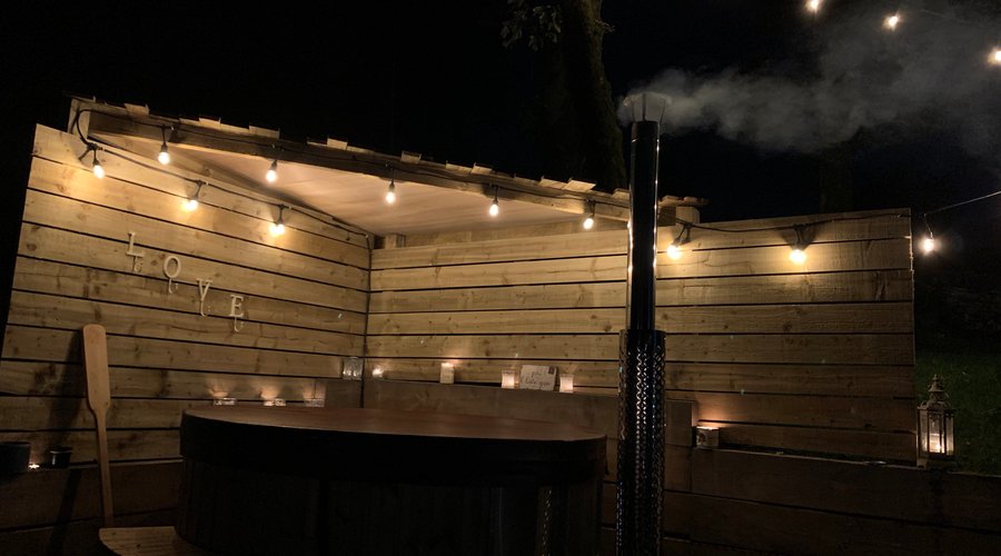 Hot Tub shelter even in the cold its warm
