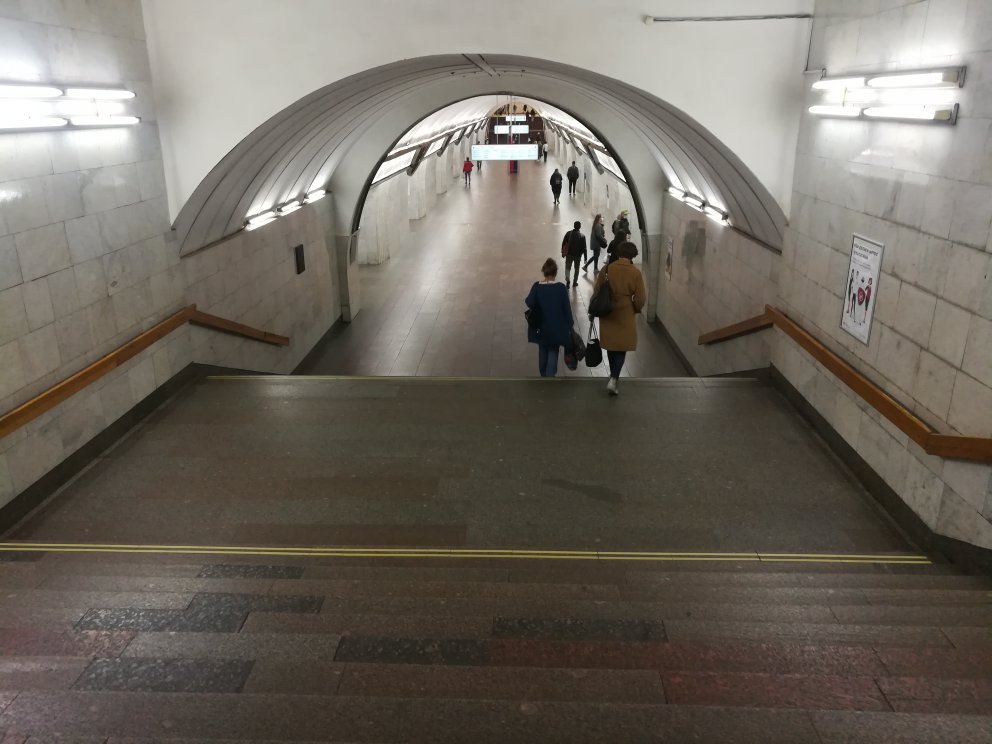 Станция Цветной Бульвар Фото