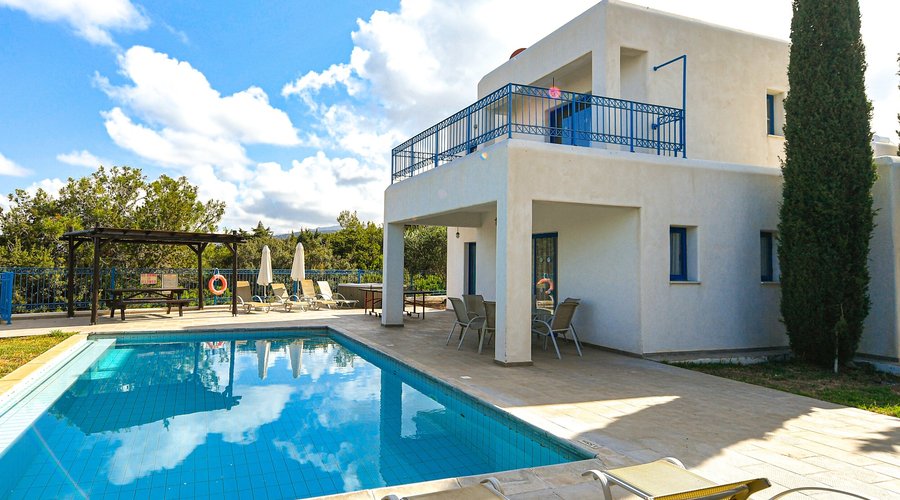 Villa with pool