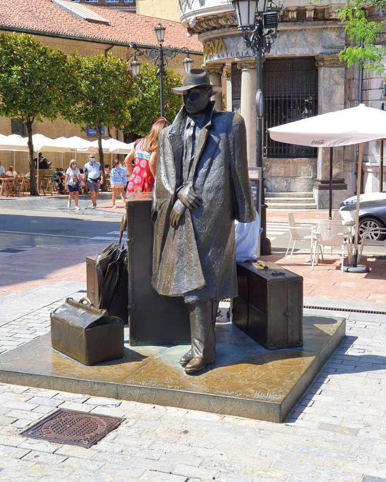 تعليقات حول ‪Escultura El Regreso De Williams B. Arrensberg‬ - ‪Oviedo ...