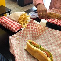 Larry's Chicago Dogs & Deli