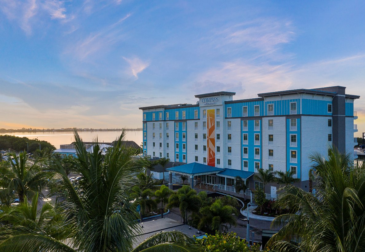 COMPASS BY MARGARITAVILLE (Bradenton, Florida): Opiniones Y Precios