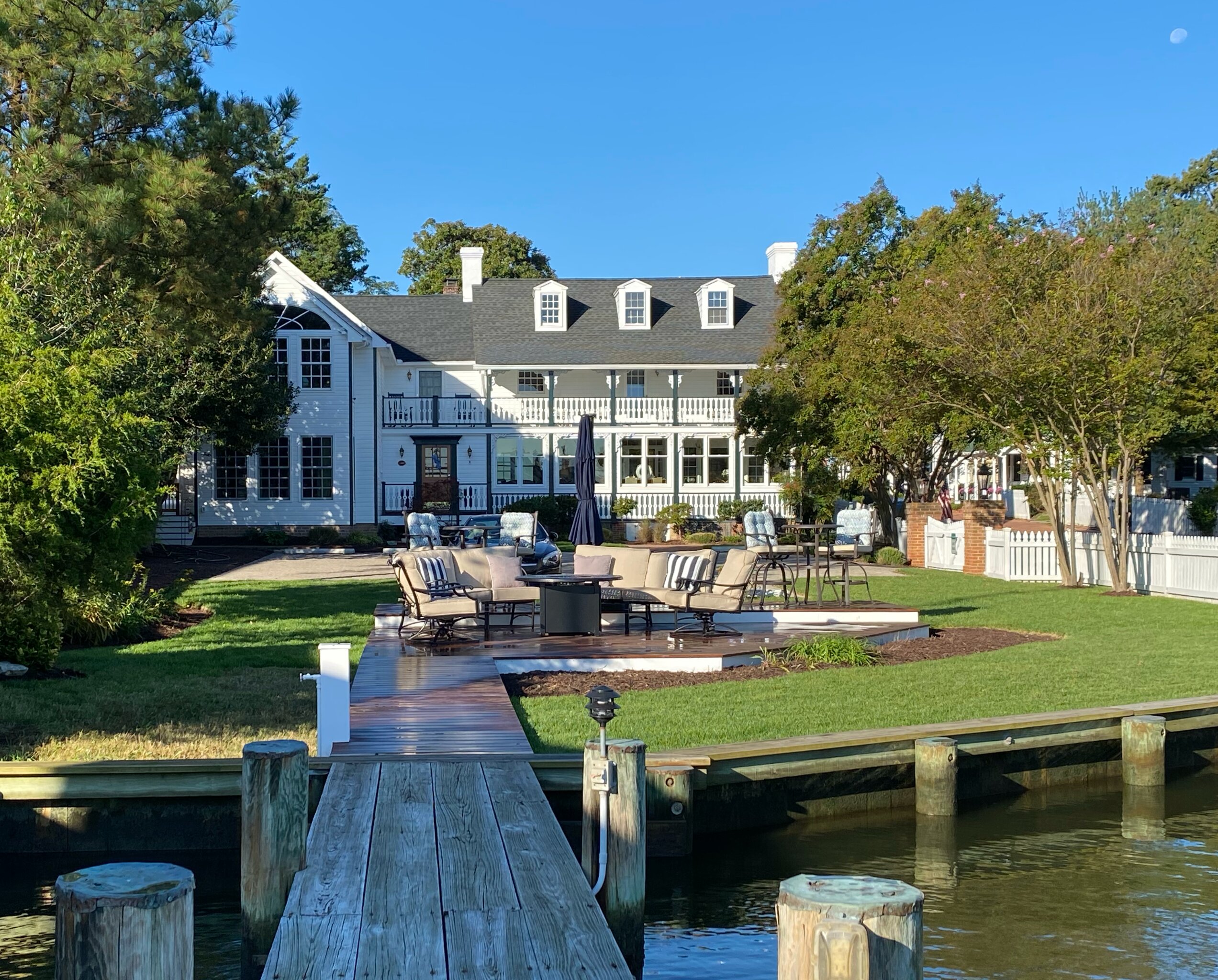 Waterfront Newly Restored & Renovated Hambleton Inn Bed & Breakfast ...