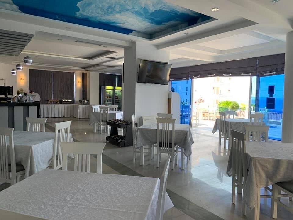 Отель Aler Hotel Saranda 3*