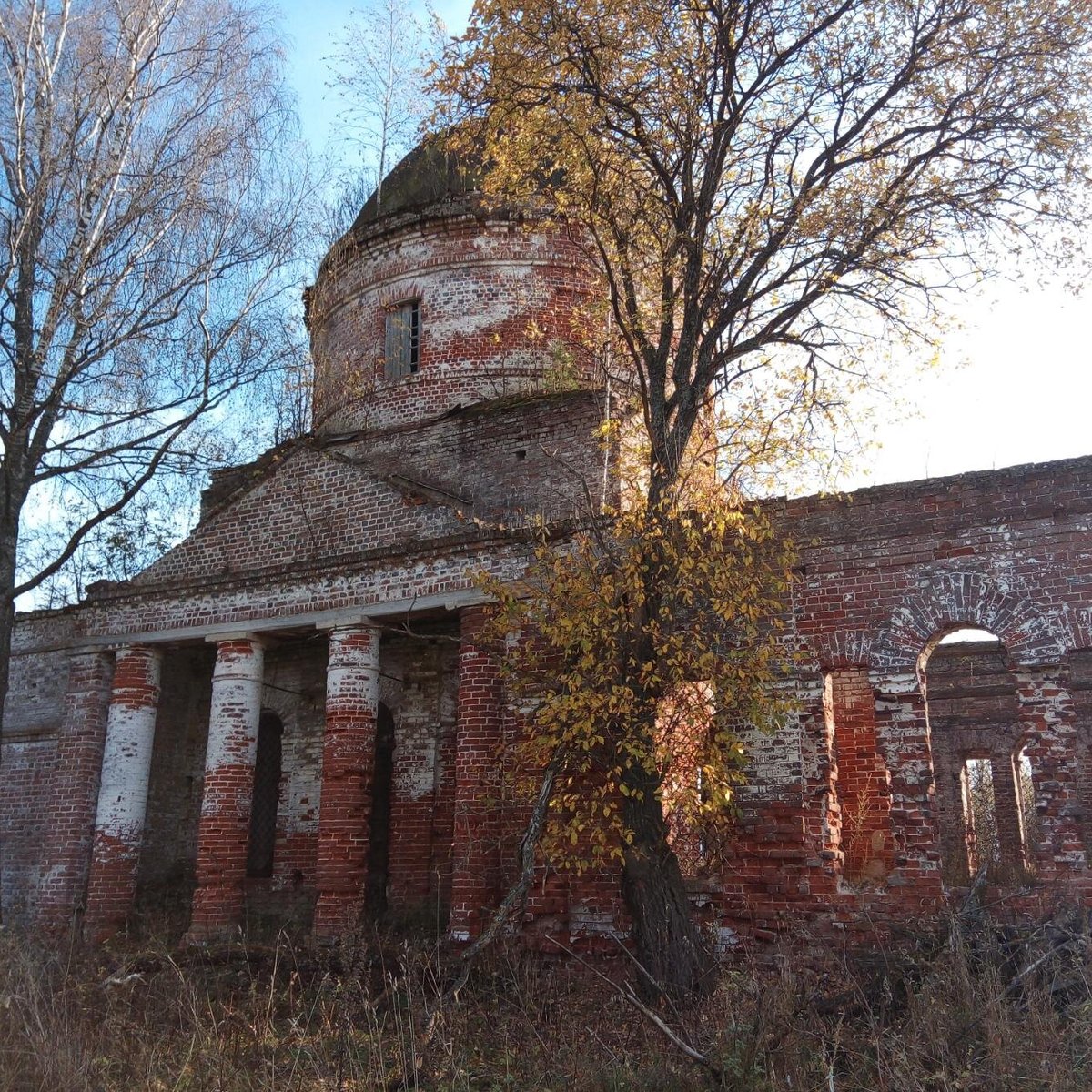 Церковь Троицы Живоначальной, с. Смердово: лучшие советы перед посещением -  Tripadvisor