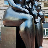 La maternidad, plaza de la Escandalera, Oviedo