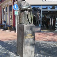 Anne Vondeling