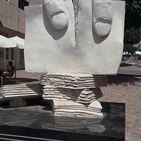 Libros y Dedos
