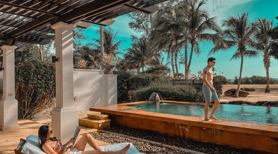 Ocean Front Pool Suite
