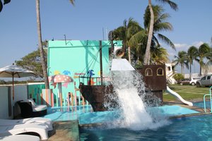 Piscina y playa