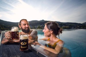Wander- und Aktivhotel Adam-Braeu in Bodenmais, image may contain: Beer, Beverage, Glass, Lager