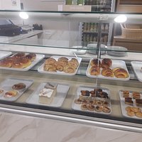 Montra no interior.