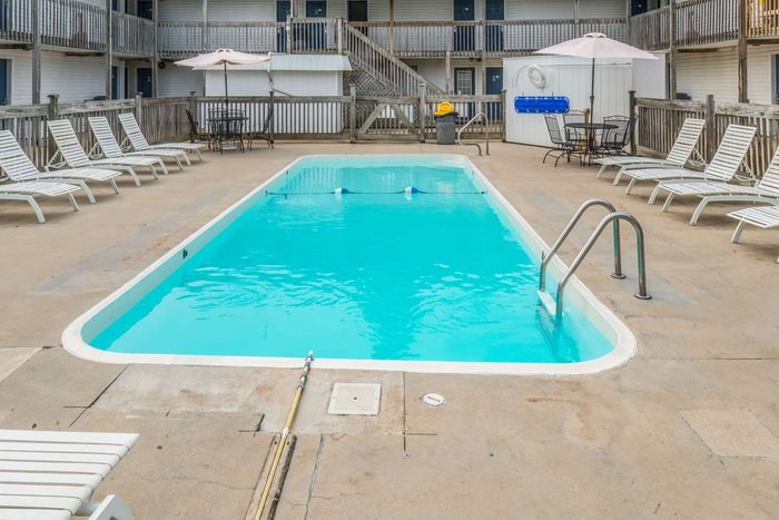 Knights Inn Sandusky OH Pool Pictures & Reviews - Tripadvisor