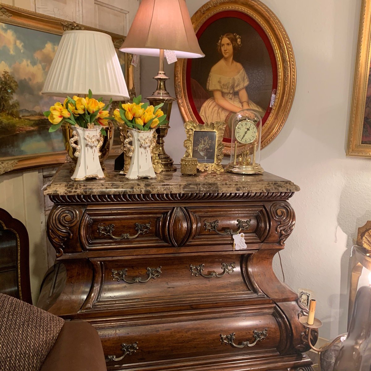 LIVING CHIC ANTIQUES (Abilene) - All You Need to Know BEFORE You Go