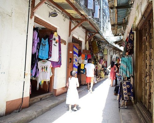 tour guide stone town zanzibar