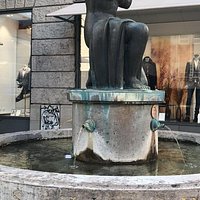 Krásna fontána Sparkassenbrunnen
