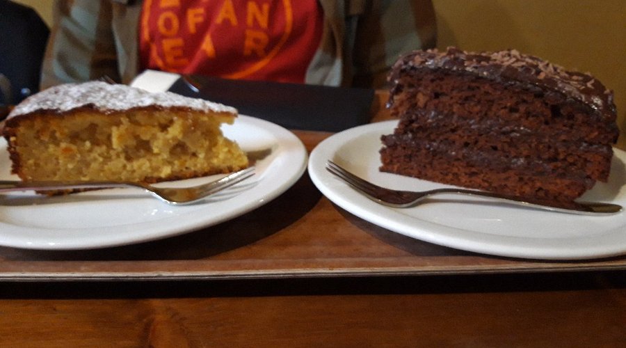 Orange & almond vs chocolate cake - it was a draw, they were both delicious