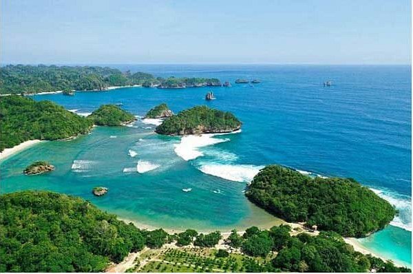 pantai teluk asmara Pantai Teluk Asmara
