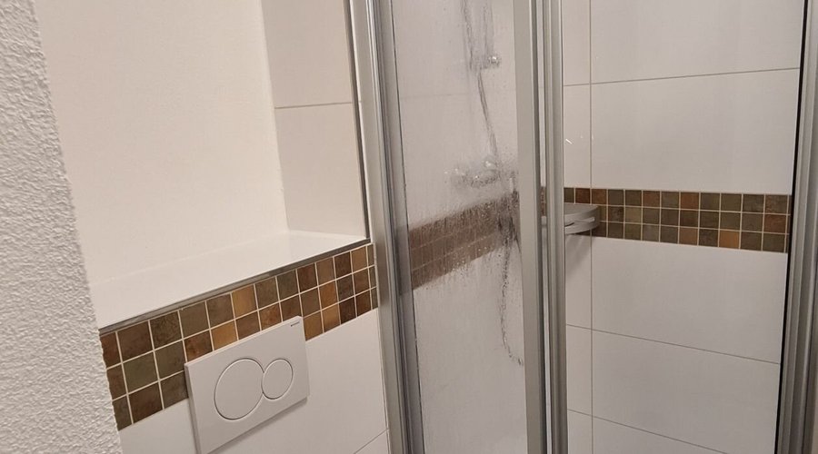 kleine Dusche, rumdrehen schwierig...