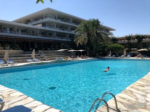 Pool & Beach