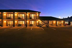 Oamaru Motor Lodge in Oamaru, image may contain: Hotel, Villa, Resort, Motel