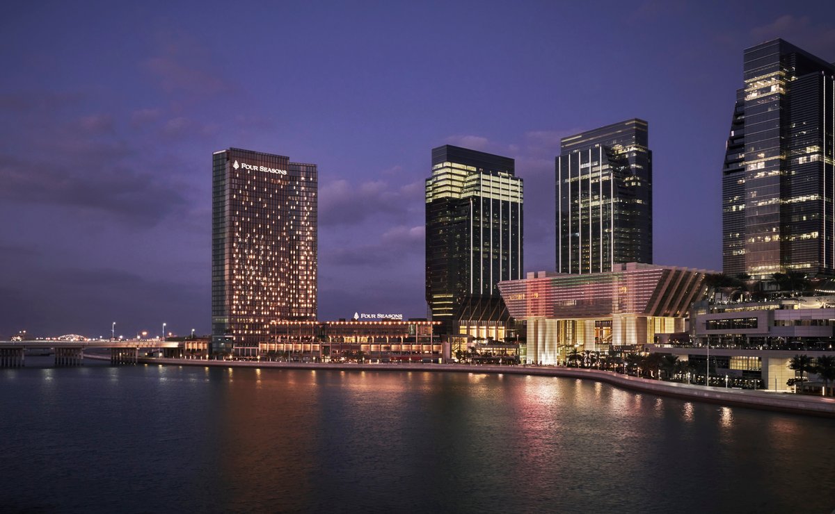 Даби аль. Al Maryah Island Abu Dhabi. Фор Сизонс Абу Даби. Al Sarab Tower, ADGM Square, al Maryah Island, Abu Dhabi, UAE. WEWORK hub71, al Khatem Tower, ADGM Square, al Maryah Island Abu Dhabi, United.