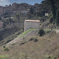 Prima foto : Pieve vista dai Quartieri Spagnoli ; seconda foto : Pieve vista da San Giovanni ....