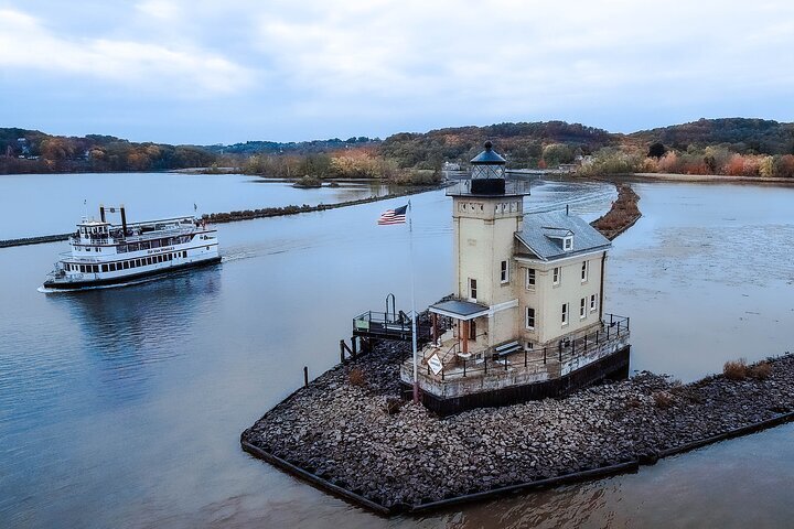 Hudson River Sightseeing Cruise From Kingston NY   Caption 