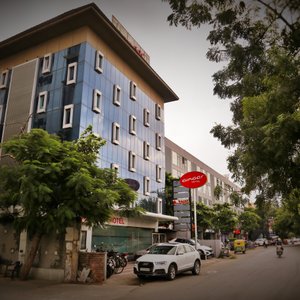 Ginger Hotel Ahmedabad, Satellite