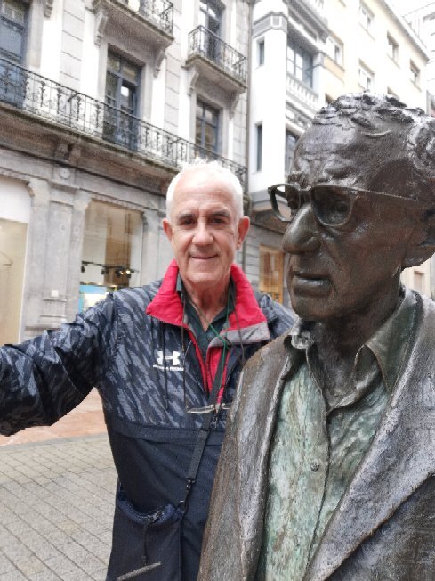 Estatua De Woody Allen (Oviedo) - Lo Que Se Debe Saber Antes De Viajar ...