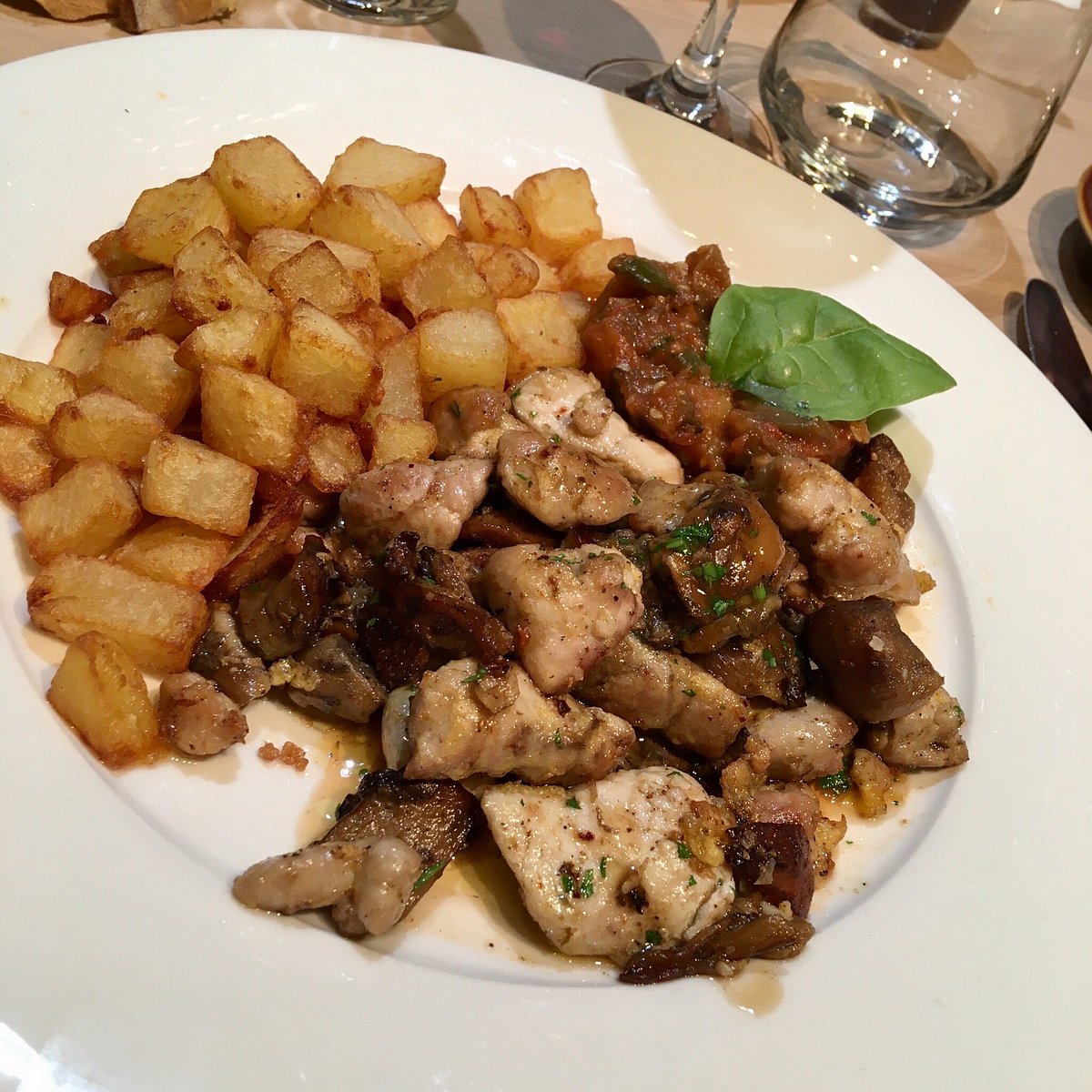 lunchtime menu propped up against the records - Picture of Mange Disque,  Bayonne - Tripadvisor