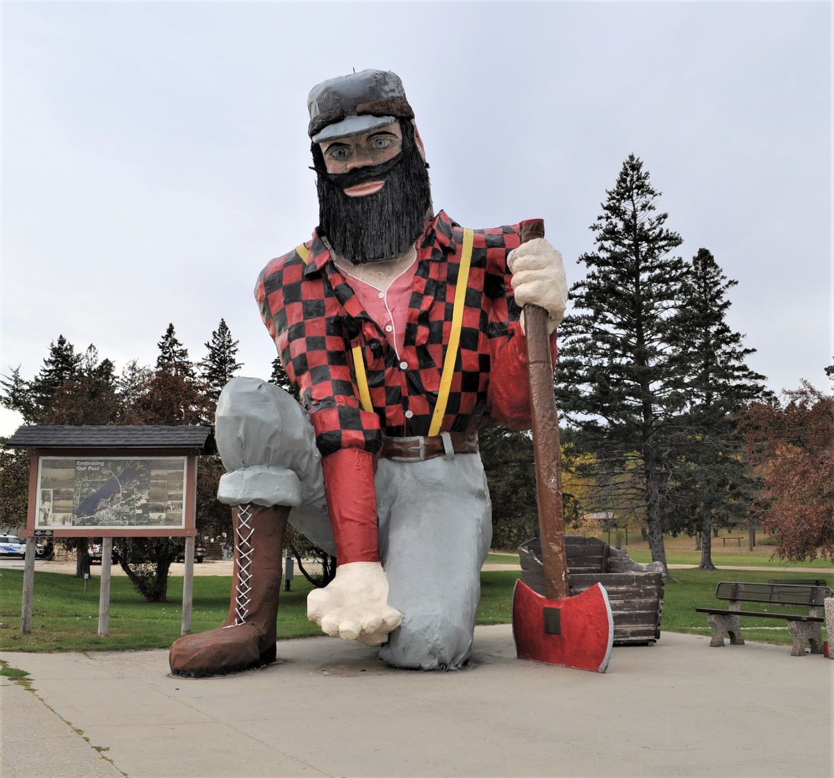 WORLD'S LARGEST PAUL BUNYAN STATUE (Akeley) Tutto quello che c'è da sapere