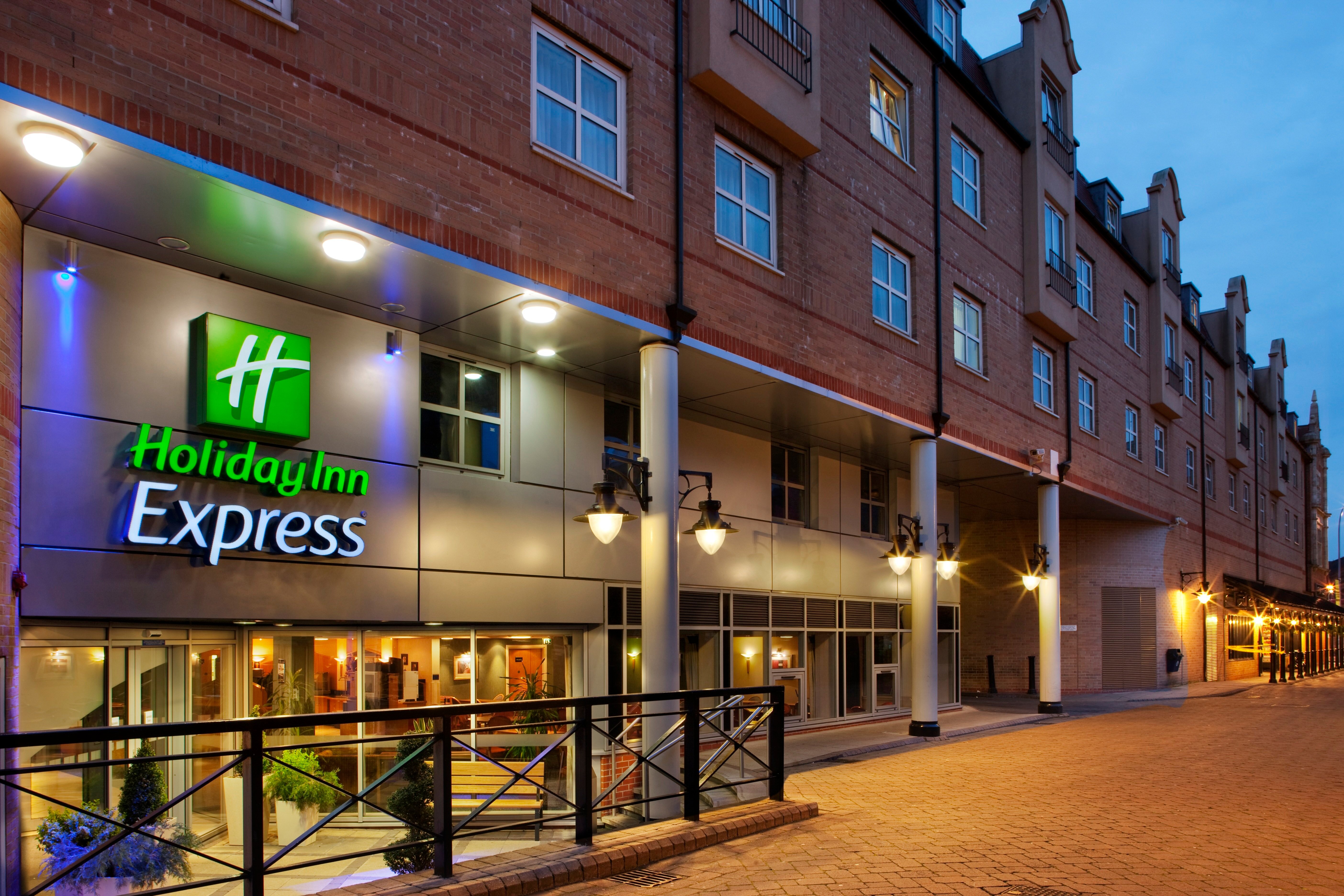 HOLIDAY INN EXPRESS LONDON - HAMMERSMITH Hotel (Londra): Prezzi 2020 E ...