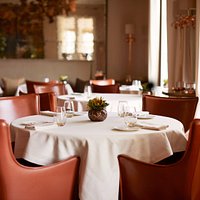 Restaurant Coworth Park interior and table set up