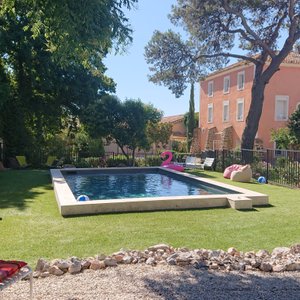 Espace piscine des hôtes