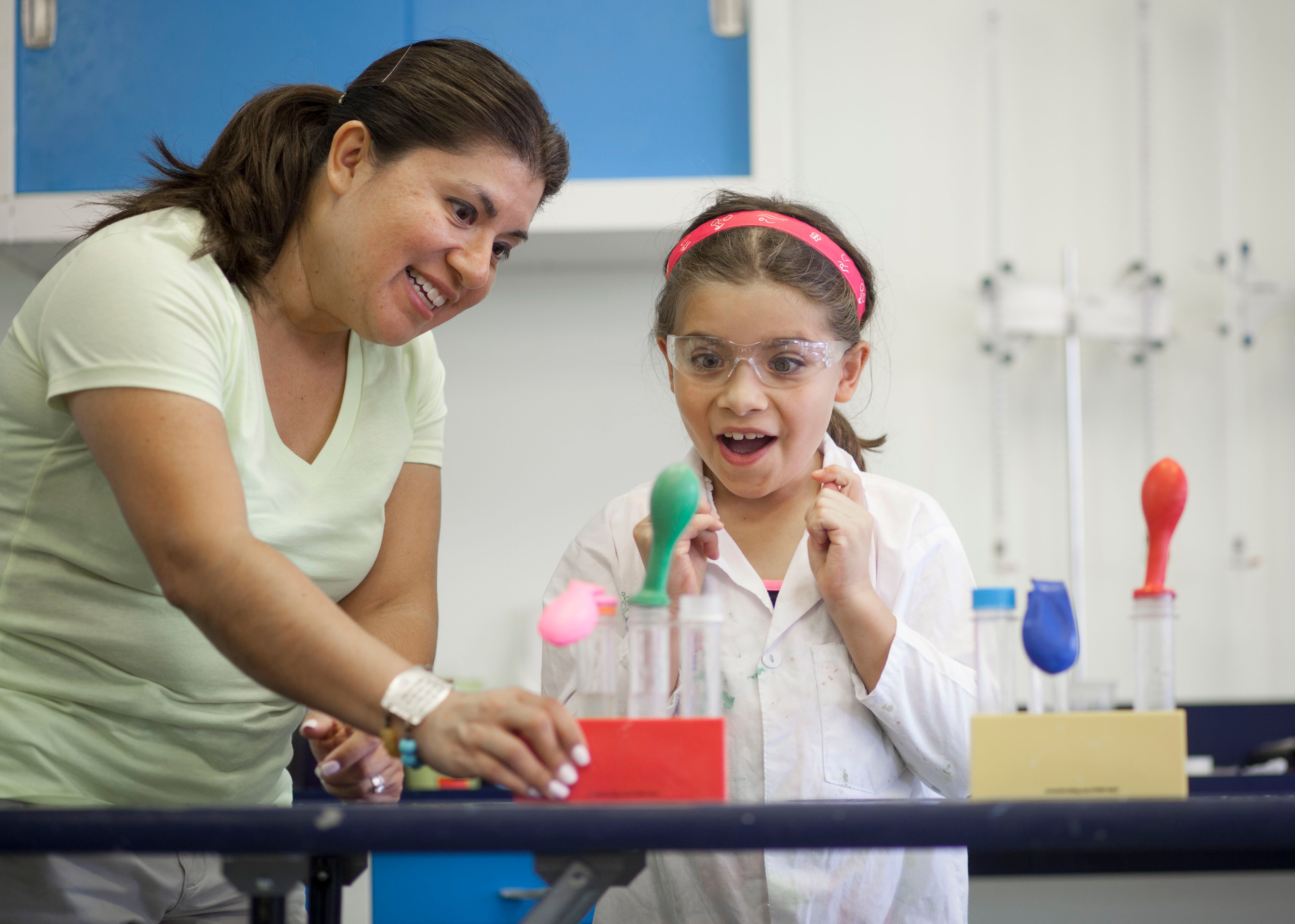 little beakers at the woodlands        
        <figure class=