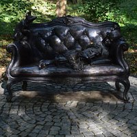 Светлогорск. Парк "Времена года". Скульптурная композиция "Спящая Мари"