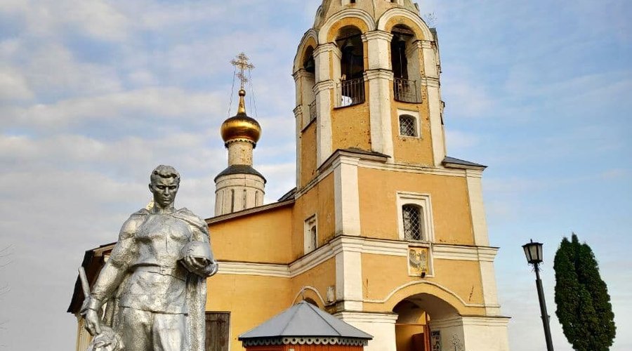 Братская могила на погосте