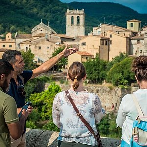 Castellfollit de la Roca, Besalú & Banyoles lake • Girona Trips