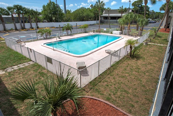 Bayside Inn Pinellas Park - Clearwater Pool: Pictures & Reviews
