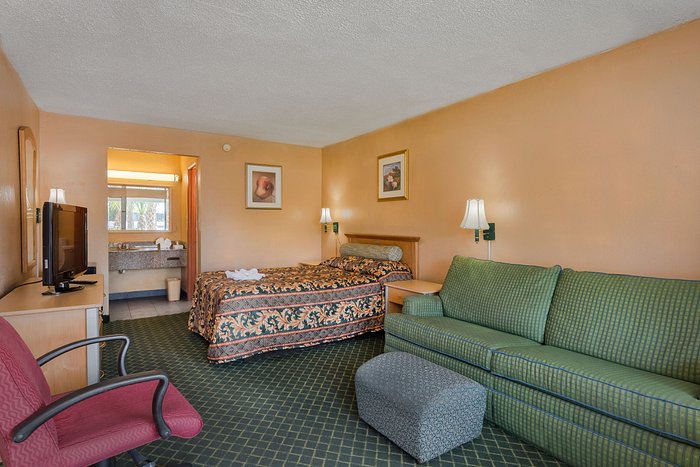 Bayside Inn Pinellas Park - Clearwater Rooms: Pictures & Reviews