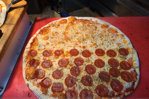 Papa Leone's Pizzeria - Best Pizza and Subs in Sevierville, Pigeon Forge  and the Surrounding Areas.. We Deliver!!