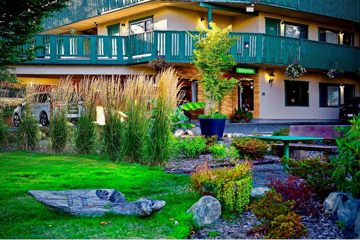 Robin Hood Inn and Suites, hotel en Isla de Vancouver